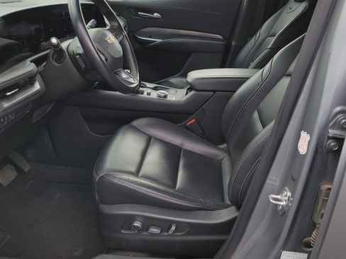 Used 2024 Cadillac XT4 Premium Luxury image 9