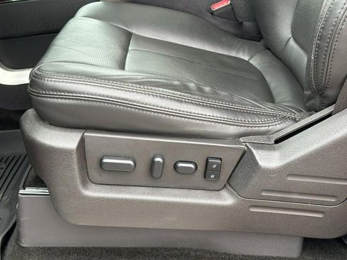 Used 2014 Ford F150 Platinum image 18