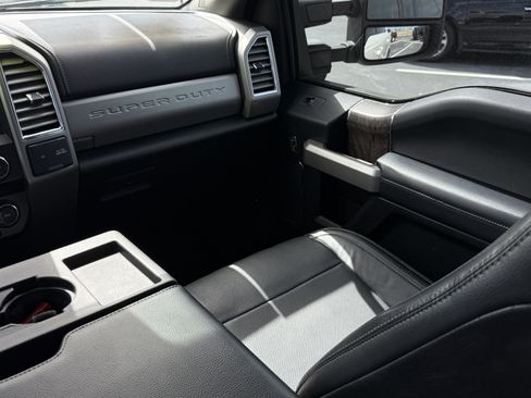 Used 2017 Ford F250 Lariat w/ Lariat Ultimate Package image 14