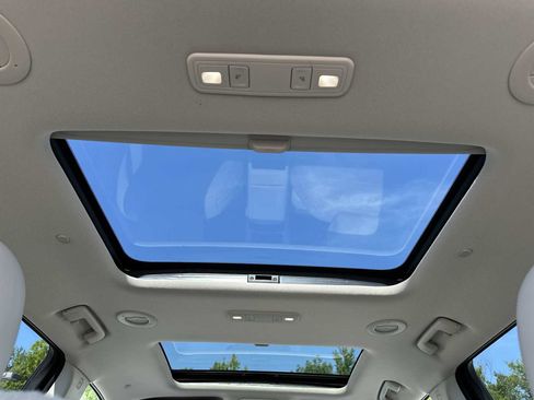 Certified 2021 GMC Acadia Denali w/ Denali Technology Package FWD image 23