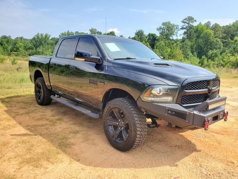 Used 2017 RAM 1500 Sport w/ Quick Order Package 26Q Night AWD/4WD image 12