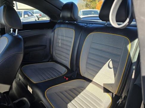 Used 2018 Volkswagen Beetle 2.0T Dune image 12