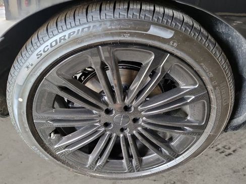 New 2026 Land Rover Range Rover SE image 12