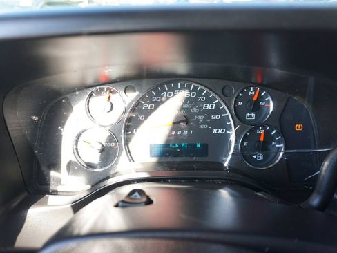 Used 2022 Chevrolet Express 2500 w/ Driver Convenience Package image 6