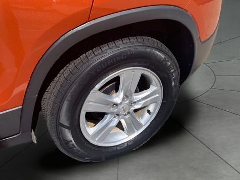 Used 2015 Chevrolet Trax LT w/ LT Sun and Sound Package FWD image 21