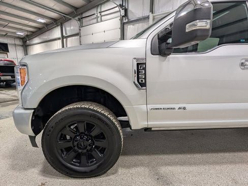 Used 2017 Ford F350 Platinum w/ Platinum Ultimate Package image 7
