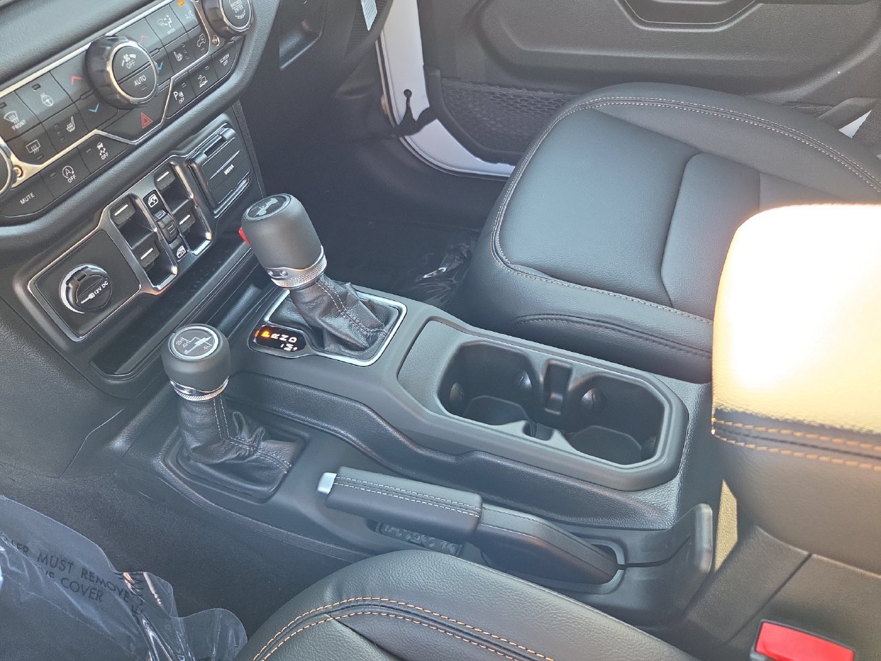 New 2027 Jeep Wrangler Unlimited Sahara AWD/4WD image 17
