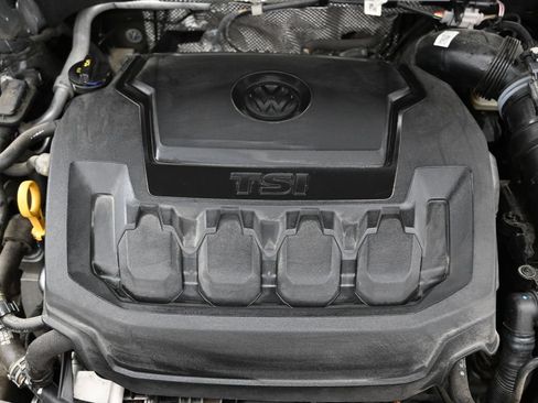 Used 2022 Volkswagen Tiguan SE FWD image 46