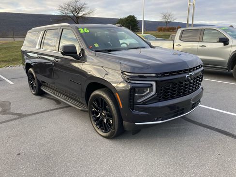 Used 2026 Chevrolet Suburban Premier image 1