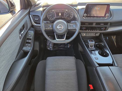 Used 2023 Nissan Rogue SV image 12