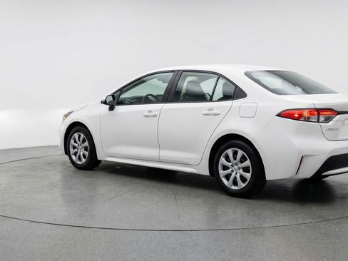Used 2025 Toyota Corolla LE FWD image 6