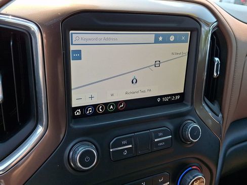 Used 2019 Chevrolet Silverado 1500 High Country w/ High Country Premium Package AWD/4WD image 18