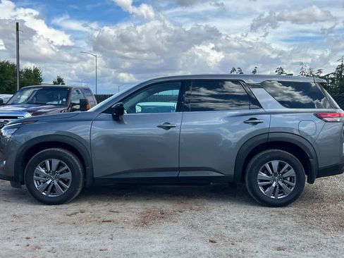 Used 2025 Nissan Pathfinder S image 6