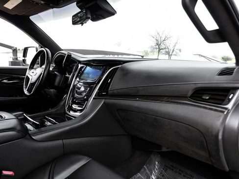 Used 2020 Cadillac Escalade ESV Platinum image 10