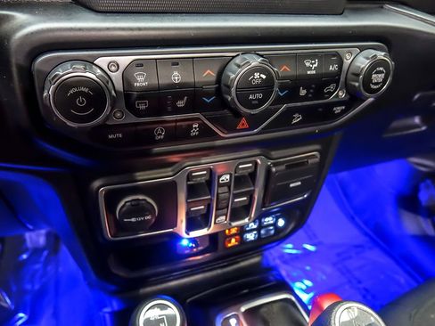 Used 2020 Jeep Wrangler Unlimited Sport S image 18