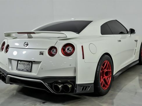Used 2019 Nissan GT-R Premium AWD/4WD image 12