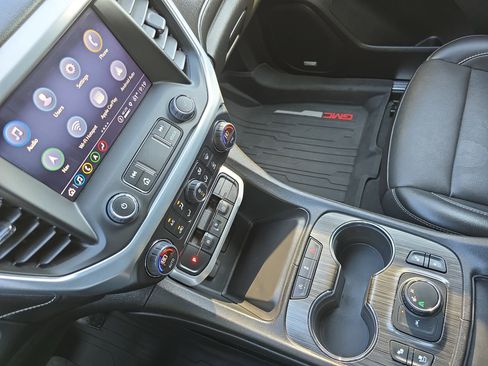 Used 2023 GMC Acadia SLT w/ Technology Package image 21