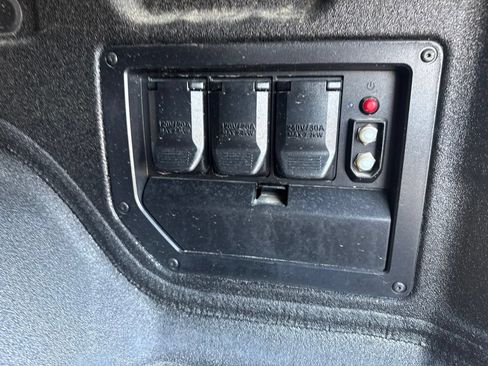 Used 2026 Chevrolet Silverado EV Trail Boss AWD/4WD image 31