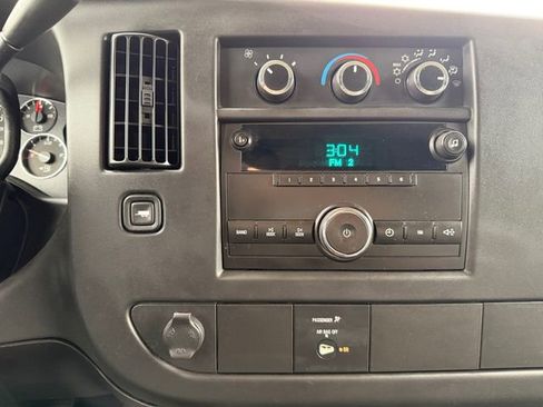 Used 2008 Chevrolet Express 2500 image 19