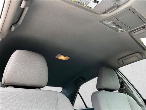 Used 2014 Toyota Camry L image 17