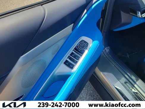 Used 2022 Chevrolet Corvette Stingray Premium Conv w/ Z51 Performance Package RWD image 13