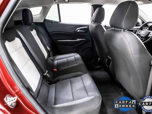 Used 2025 Chevrolet Trax LS w/ LS Convenience Package image 35