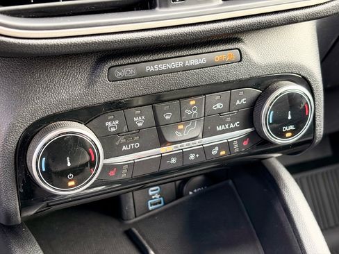 Used 2022 Ford Escape SEL w/ Technology Package image 14