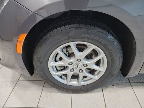 Used 2023 Chrysler Voyager LX image 48