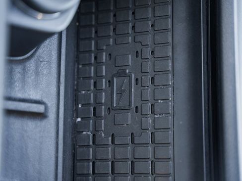 Certified 2025 Ford Expedition Active image 35