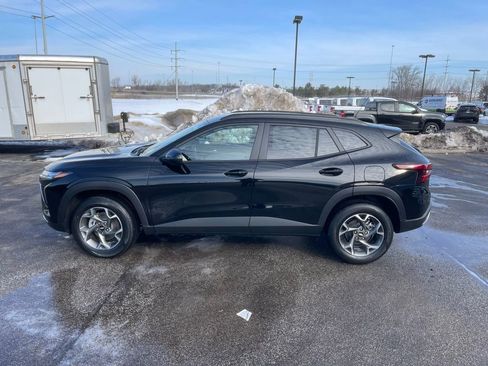 New 2026 Chevrolet Trax LT w/ LT Convenience Package image 4