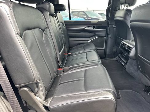 Used 2024 Jeep Wagoneer Series II w/ Flexible Seating Group AWD/4WD image 17