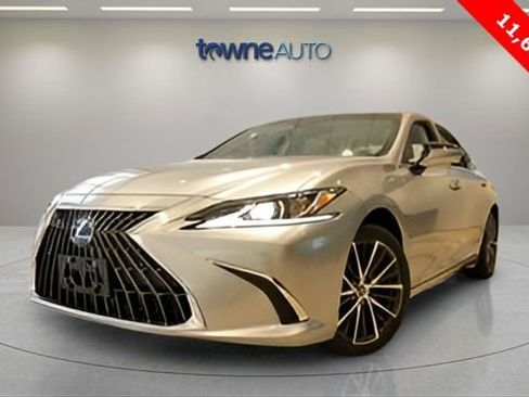 Used 2025 Lexus ES 300h w/ Premium Package image 2