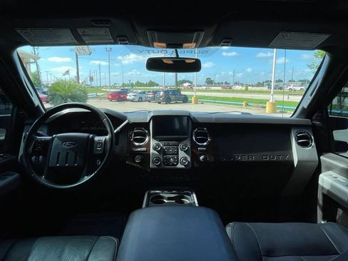 Used 2015 Ford F250 Lariat w/ Lariat Ultimate Package AWD/4WD image 24
