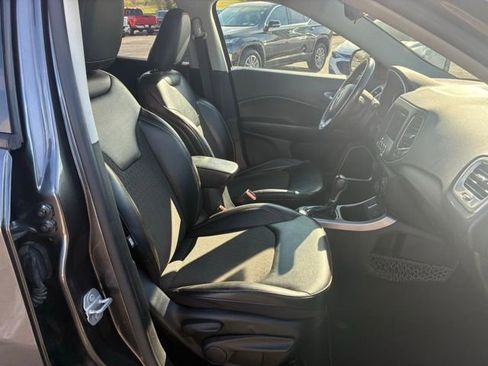 Used 2019 Jeep Compass Latitude FWD image 20