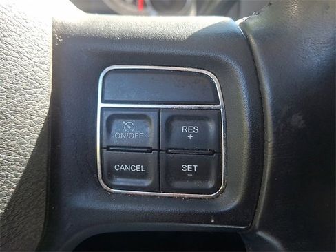 Used 2017 RAM 2500 SLT w/ Luxury Group image 23