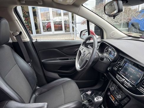 Used 2022 Buick Encore Preferred w/ Safety Package image 29