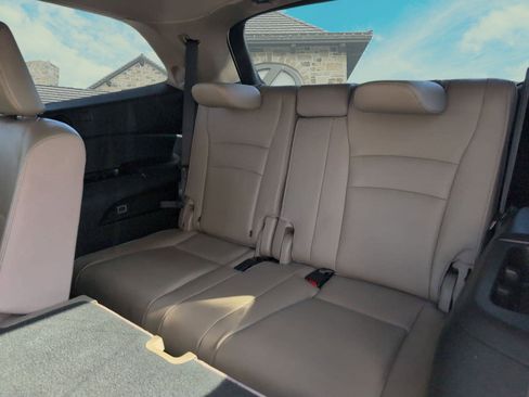 Used 2016 Honda Pilot Touring image 22