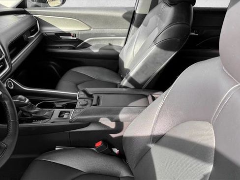 Certified 2025 Toyota Grand Highlander AWD image 10