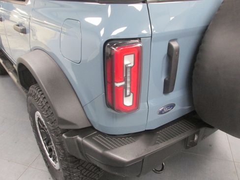 Used 2023 Ford Bronco Badlands w/ Sasquatch Package image 12