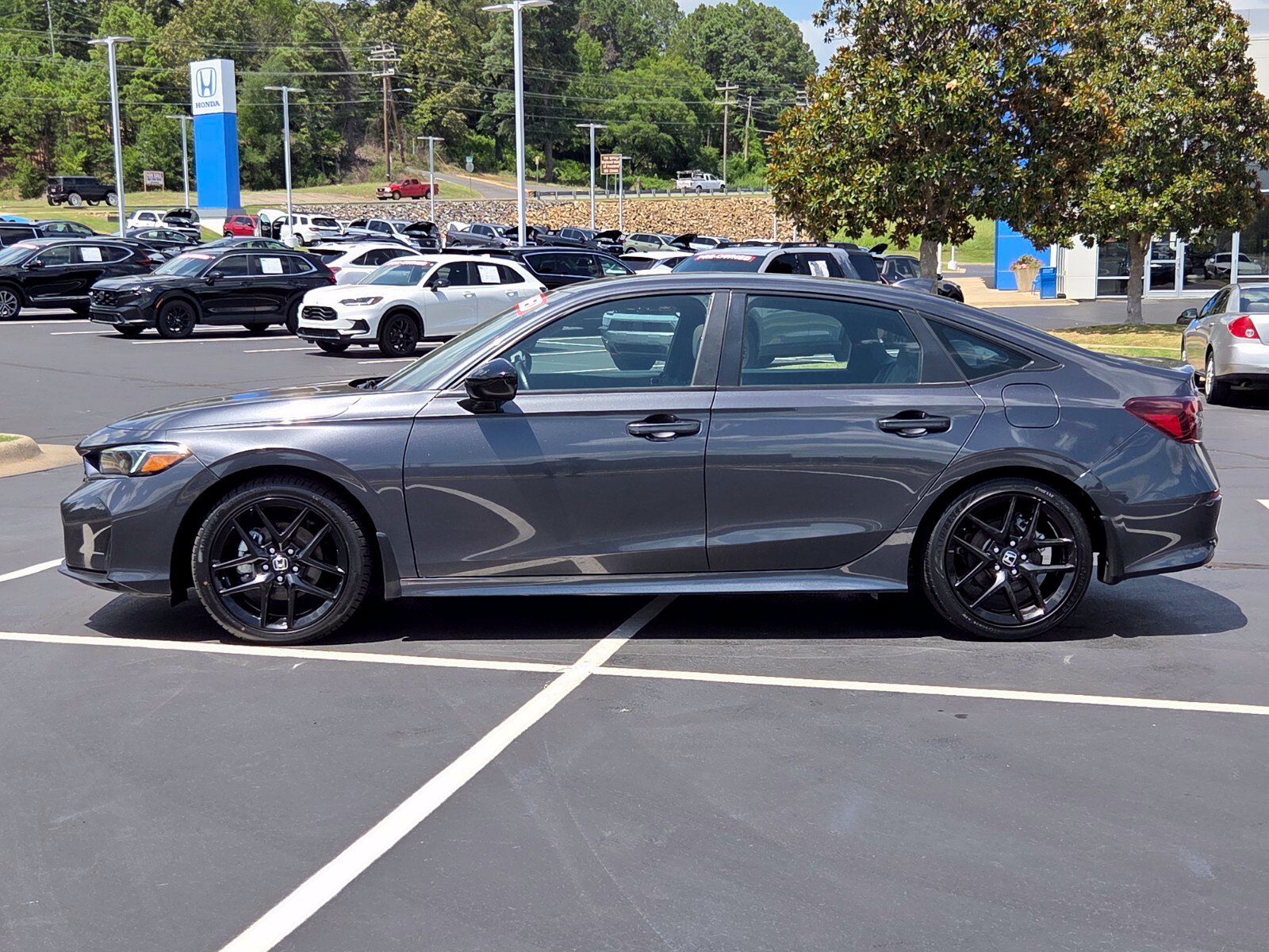 Used 2025 Honda Civic Sport image 2
