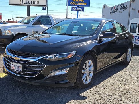Used 2025 Chevrolet Malibu LT image 2