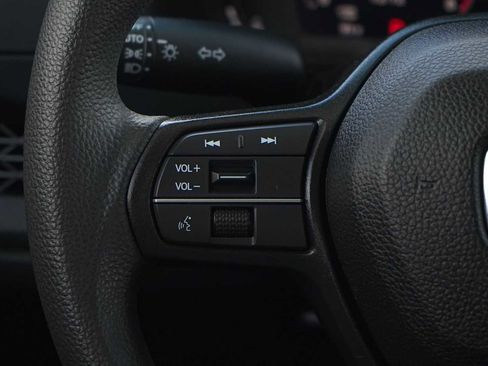 Certified 2023 Honda Accord LX image 17