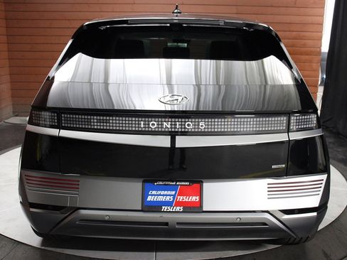 Used 2024 Hyundai Ioniq 5 Limited image 12