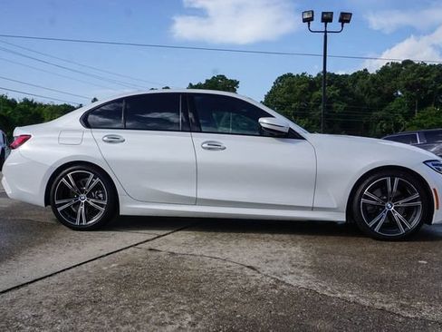 Used 2021 BMW 330i Sedan w/ M Sport Package RWD image 3