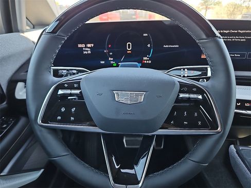New 2025 Cadillac Optiq Sport 1 w/ LPO, ONYX Package image 19
