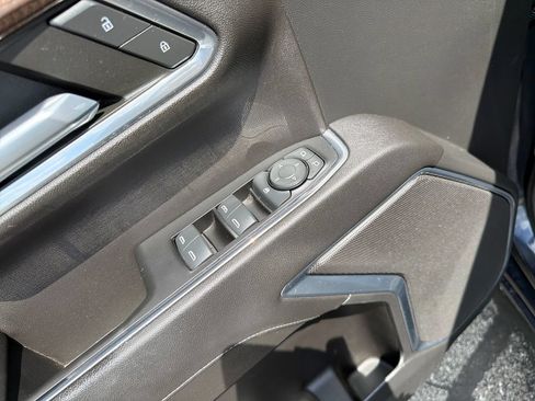 Used 2023 Chevrolet Silverado 1500 RST AWD/4WD image 12