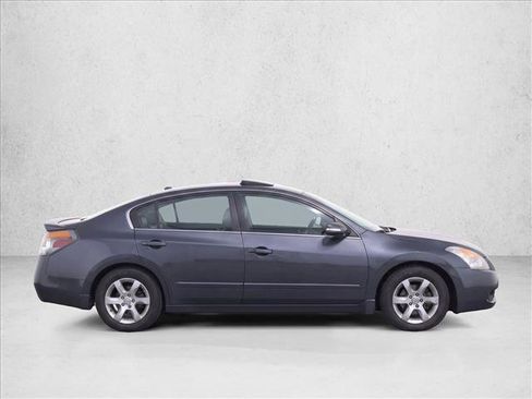 Used 2008 Nissan Altima 3.5 SL w/ Technology Pkg FWD image 8