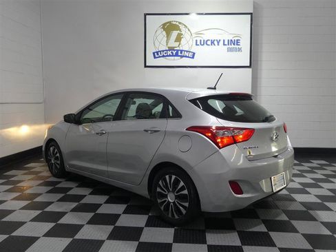 Used 2016 Hyundai Elantra GT FWD image 11