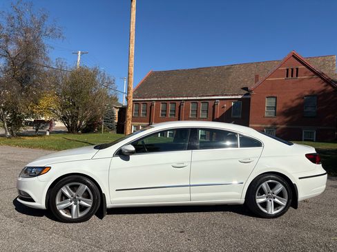 Used 2015 Volkswagen CC Sport image 38