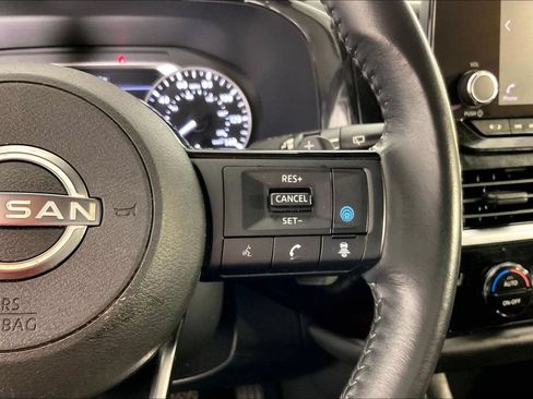 Used 2022 Nissan Pathfinder SV FWD image 24